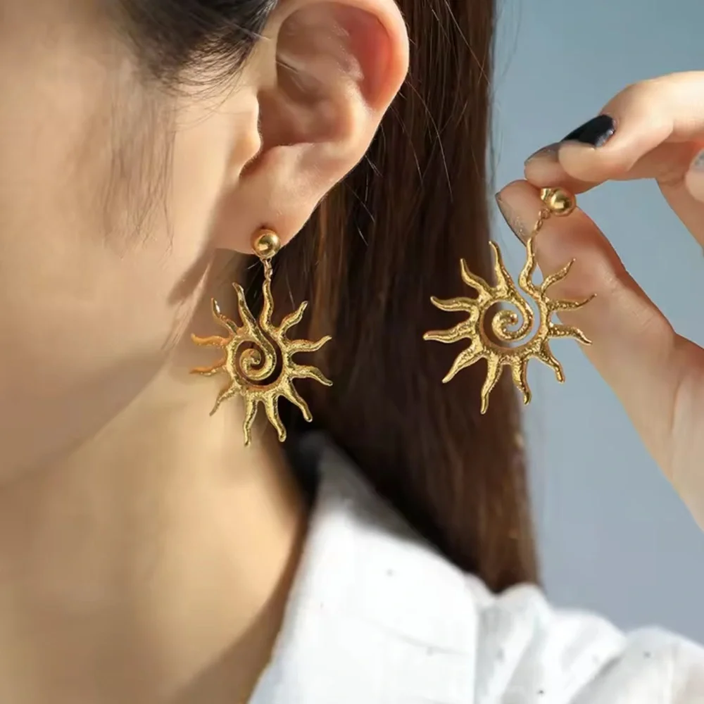 18K Gold Radiant Sun Earrings NEW! - Picture 7 of 13